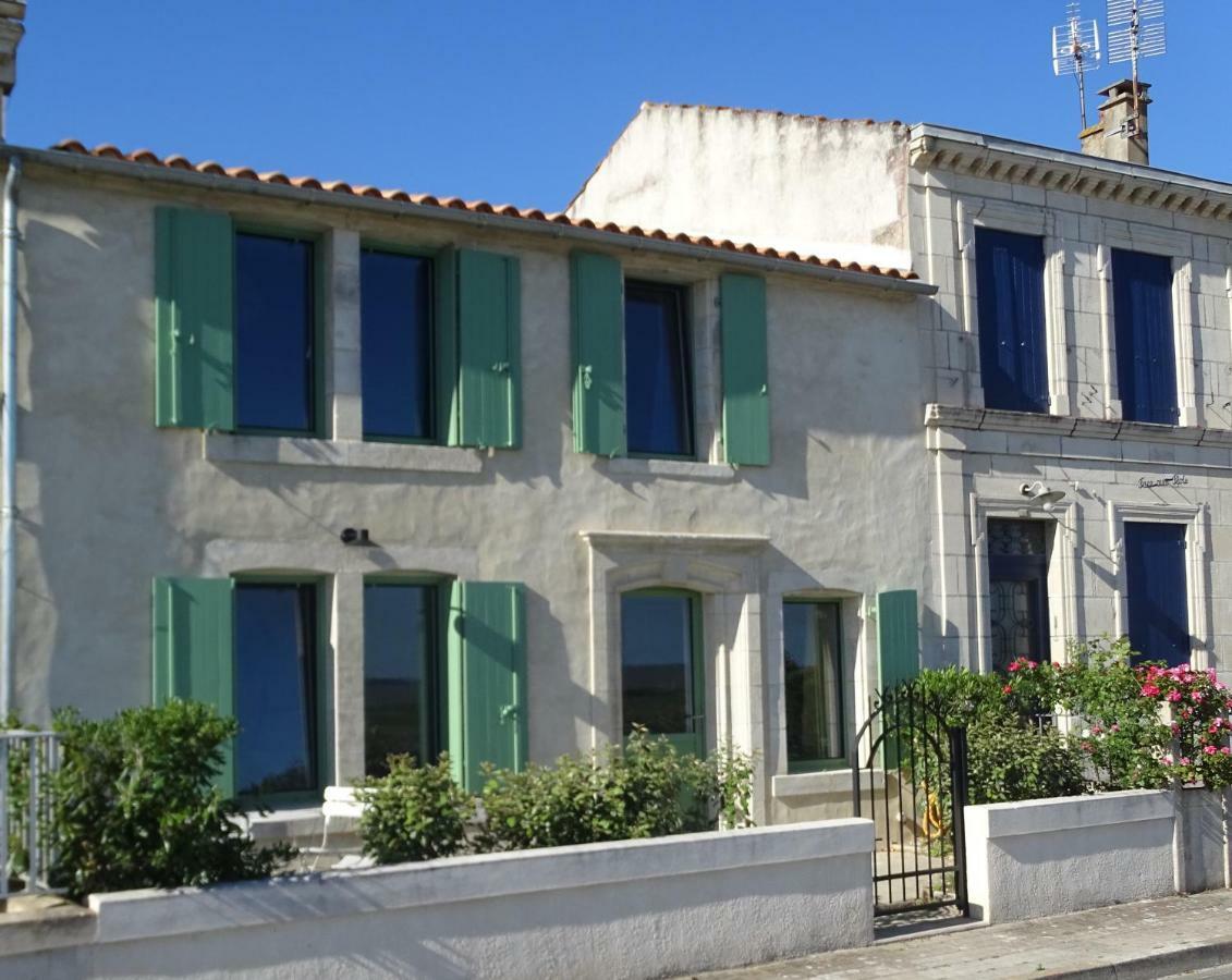 La Maison De Gaston Le Port des Barques Bagian luar foto